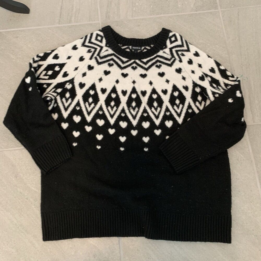 Torrid Knit Black And White Winter Sweater Size 1